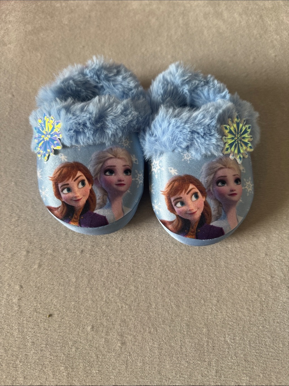 NWOT Disney Light Blue Frozen Elsa & Anna Plush Slip-On Kids Slippers